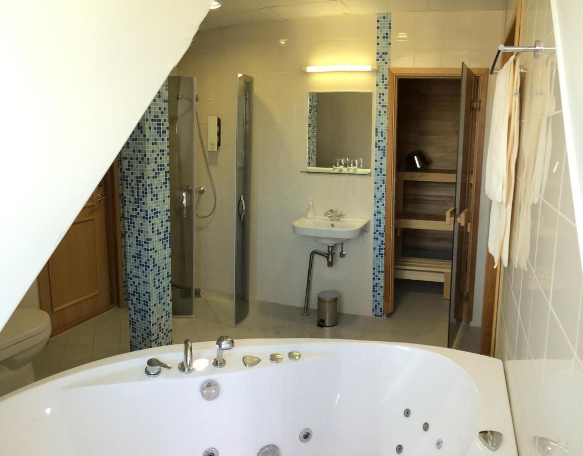 Отель Hotell Räpina Ряпина-16